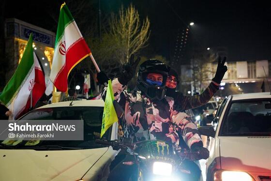 گزارش تصویری | رژه خودرویی مردم مشهد در ششمین شب از حضور پرشور در خیابان‌ها (۲)