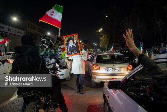 گزارش تصویری | رژه خودرویی مردم مشهد در ششمین شب از حضور پرشور در خیابان‌ها (۲)