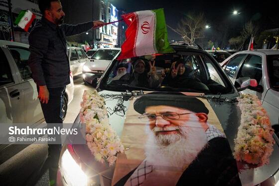 گزارش تصویری | رژه خودرویی مردم مشهد در ششمین شب از حضور پرشور در خیابان‌ها (۲)