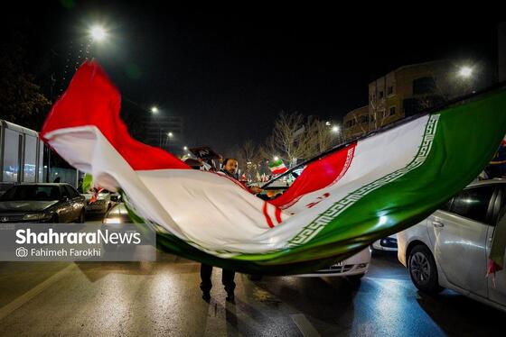گزارش تصویری | رژه خودرویی مردم مشهد در ششمین شب از حضور پرشور در خیابان‌ها (۲)