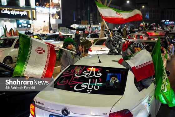 گزارش تصویری | رژه خودرویی مردم مشهد در ششمین شب از حضور پرشور در خیابان‌ها (۲)