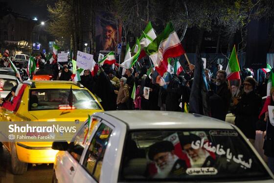 گزارش تصویری | رژه خودرویی مردم مشهد در ششمین شب از حضور پرشور در خیابان‌ها (۲)