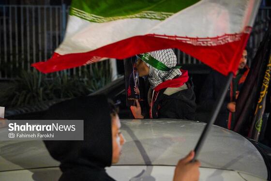 گزارش تصویری | رژه خودرویی مردم مشهد در ششمین شب از حضور پرشور در خیابان‌ها (۲)