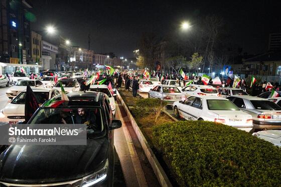 گزارش تصویری | رژه خودرویی مردم مشهد در ششمین شب از حضور پرشور در خیابان‌ها (۲)