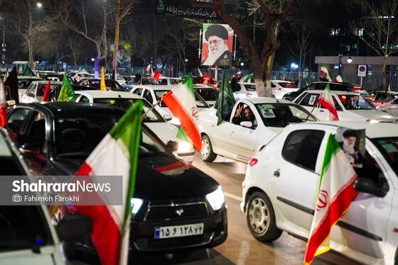 گزارش تصویری | رژه خودرویی مردم مشهد در ششمین شب از حضور پرشور در خیابان‌ها (۲)