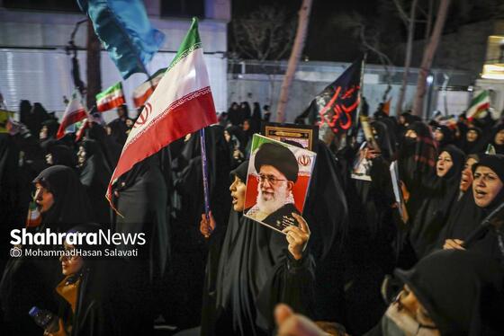 گزارش تصویری | هفتمین شب حضور پرشور مردم مشهد در خون‌خواهی امام شهید و حمایت از نیرو‌های مسلح (شنبه ۱۶ اسفند)