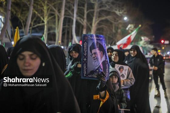 گزارش تصویری | هفتمین شب حضور پرشور مردم مشهد در خون‌خواهی امام شهید و حمایت از نیرو‌های مسلح (شنبه ۱۶ اسفند)