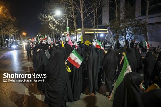 گزارش تصویری | هفتمین شب حضور پرشور مردم مشهد در خون‌خواهی امام شهید و حمایت از نیرو‌های مسلح (شنبه ۱۶ اسفند)