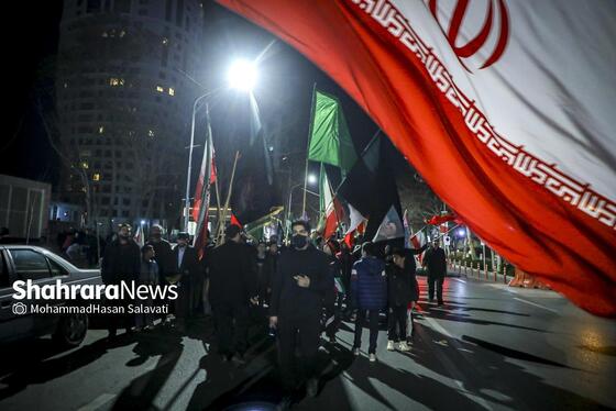 گزارش تصویری | هفتمین شب حضور پرشور مردم مشهد در خون‌خواهی امام شهید و حمایت از نیرو‌های مسلح (شنبه ۱۶ اسفند)