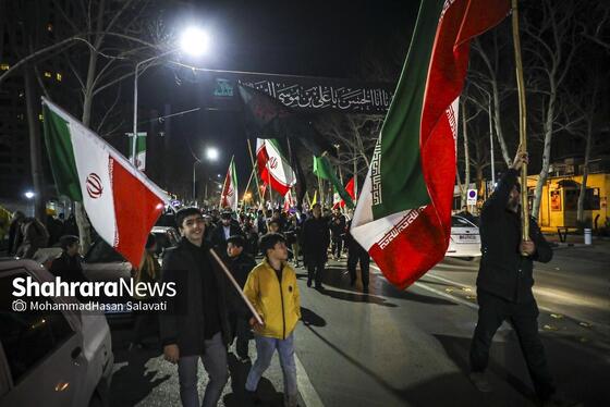 گزارش تصویری | هفتمین شب حضور پرشور مردم مشهد در خون‌خواهی امام شهید و حمایت از نیرو‌های مسلح (شنبه ۱۶ اسفند)