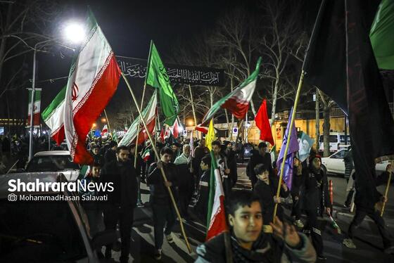 گزارش تصویری | هفتمین شب حضور پرشور مردم مشهد در خون‌خواهی امام شهید و حمایت از نیرو‌های مسلح (شنبه ۱۶ اسفند)