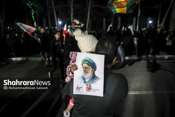 گزارش تصویری | هفتمین شب حضور پرشور مردم مشهد در خون‌خواهی امام شهید و حمایت از نیرو‌های مسلح (شنبه ۱۶ اسفند)