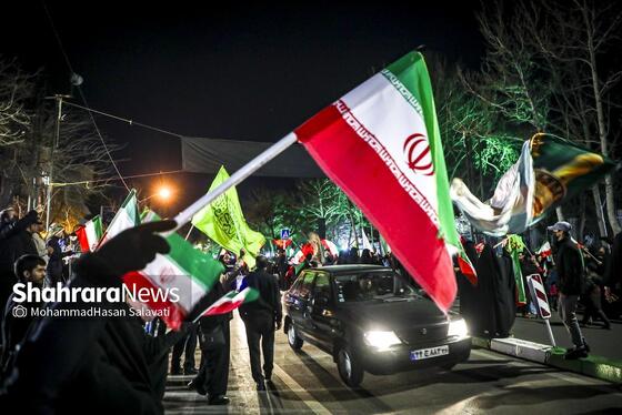 گزارش تصویری | هفتمین شب حضور پرشور مردم مشهد در خون‌خواهی امام شهید و حمایت از نیرو‌های مسلح (شنبه ۱۶ اسفند)