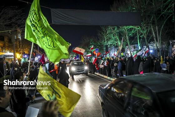 گزارش تصویری | هفتمین شب حضور پرشور مردم مشهد در خون‌خواهی امام شهید و حمایت از نیرو‌های مسلح (شنبه ۱۶ اسفند)