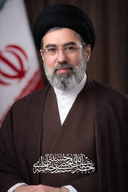 عکس و پوسترهایی از آیت‌الله سید مجتبی خامنه‌ای سومین رهبر انقلاب اسلامی ایران