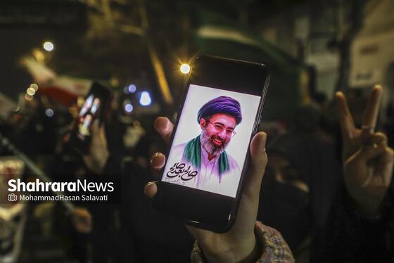 گزارش تصویری | واکنش مردم مشهد به خبر انتخاب آیت‌الله سیدمجتبی خامنه‌ای به عنوان سومین رهبر انقلاب اسلامی ایران