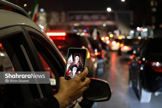 گزارش تصویری | واکنش مردم مشهد به خبر انتخاب آیت‌الله سیدمجتبی خامنه‌ای به عنوان سومین رهبر انقلاب اسلامی ایران - ۲