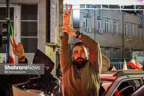 گزارش تصویری | واکنش مردم مشهد به خبر انتخاب آیت‌الله سیدمجتبی خامنه‌ای به عنوان سومین رهبر انقلاب اسلامی ایران - ۲