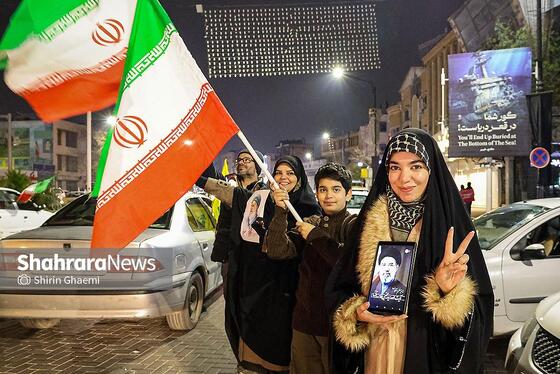 گزارش تصویری | واکنش مردم مشهد به خبر انتخاب آیت‌الله سیدمجتبی خامنه‌ای به عنوان سومین رهبر انقلاب اسلامی ایران - ۲