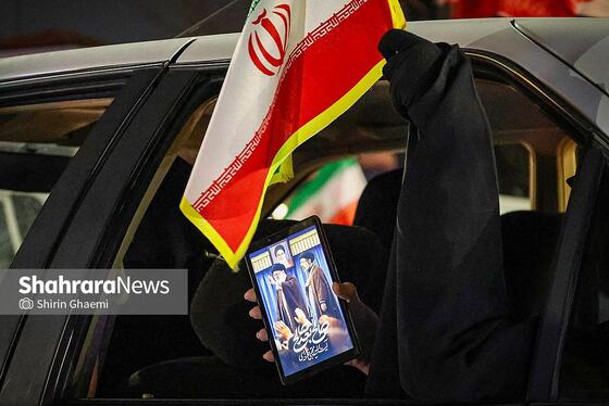 گزارش تصویری | واکنش مردم مشهد به خبر انتخاب آیت‌الله سیدمجتبی خامنه‌ای به عنوان سومین رهبر انقلاب اسلامی ایران - ۲