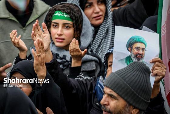 گزارش تصویری | حضور پرشور و باشکوه مردم برای بیعت با سومین رهبر انقلاب اسلامی در میدان شهدا مشهد