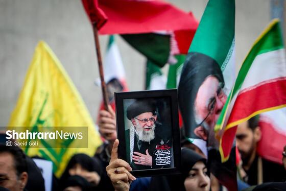 گزارش تصویری | حضور پرشور و باشکوه مردم برای بیعت با سومین رهبر انقلاب اسلامی در میدان شهدا مشهد