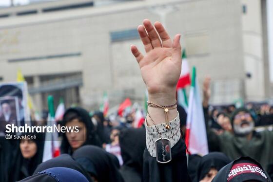 گزارش تصویری | حضور پرشور و باشکوه مردم برای بیعت با سومین رهبر انقلاب اسلامی در میدان شهدا مشهد
