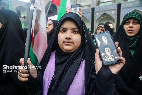 گزارش تصویری | بیعت مردم مشهد با رهبر معظم انقلاب اسلامی در حرم مطهر رضوی