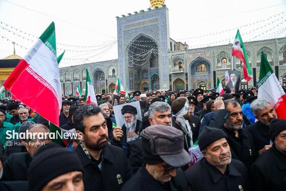 گزارش تصویری | بیعت مردم مشهد با رهبر معظم انقلاب اسلامی در حرم مطهر رضوی