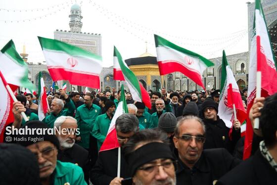 گزارش تصویری | بیعت مردم مشهد با رهبر معظم انقلاب اسلامی در حرم مطهر رضوی