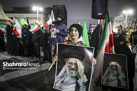 گزارش تصویری | حضور پرشور مردم در خیابان های مشهد و بیعت با سومین رهبر انقلاب اسلامی - ۲ (دوشنبه ۱۸ اسفند)