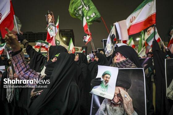 گزارش تصویری | حضور پرشور مردم در خیابان های مشهد و بیعت با سومین رهبر انقلاب اسلامی - ۲ (دوشنبه ۱۸ اسفند)