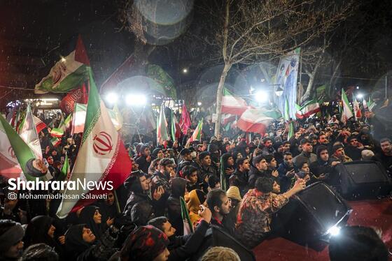 گزارش تصویری | حضور پرشور مردم در خیابان های مشهد و بیعت با سومین رهبر انقلاب اسلامی - ۲ (دوشنبه ۱۸ اسفند)