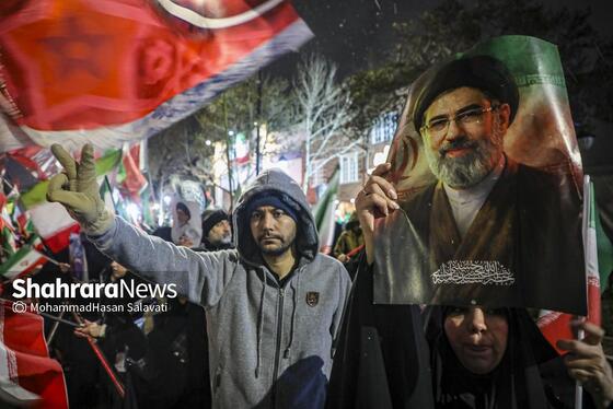 گزارش تصویری | حضور پرشور مردم در خیابان های مشهد و بیعت با سومین رهبر انقلاب اسلامی - ۲ (دوشنبه ۱۸ اسفند)