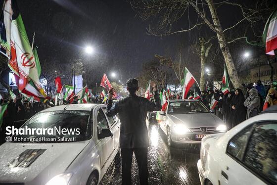 گزارش تصویری | حضور پرشور مردم در خیابان های مشهد و بیعت با سومین رهبر انقلاب اسلامی - ۲ (دوشنبه ۱۸ اسفند)