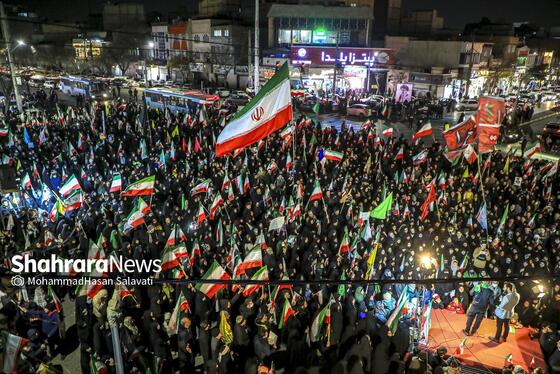 گزارش تصویری | تجمع شبانه مردم مشهد در حمایت از مدافعان وطن (۲۴ اسفند ۱۴۰۴)