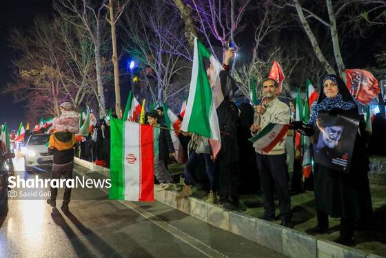 گزارش تصویری | شانزدهمین شب حضور مردم مشهد در خیابان‌های مشهد
