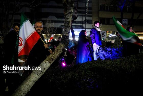 گزارش تصویری | شانزدهمین شب حضور مردم مشهد در خیابان‌های مشهد