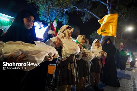 گزارش تصویری | برگزاری «یادواره‌ شهدای میناب» توسط دانش‌آموزان دبستان امام‌حسن(ع) در مشهد