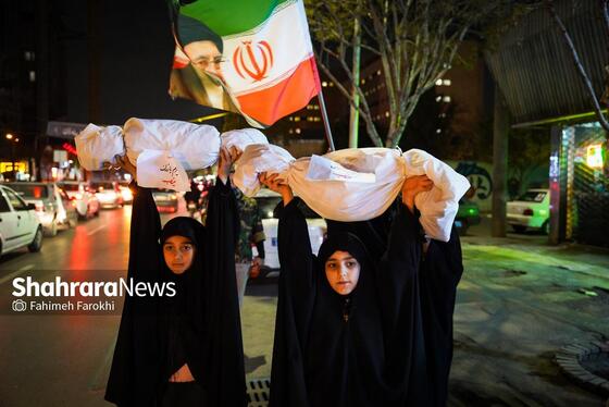 گزارش تصویری | برگزاری «یادواره‌ شهدای میناب» توسط دانش‌آموزان دبستان امام‌حسن(ع) در مشهد