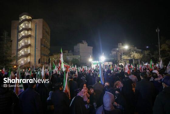 گزارش تصویری | خروش مردم انقلابی مشهد در آخرین چهارشنبه سال ۱۴۰۴ در میدان هفت‌تیر