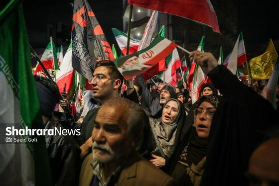 گزارش تصویری | خروش مردم انقلابی مشهد در آخرین چهارشنبه سال ۱۴۰۴ در میدان هفت‌تیر