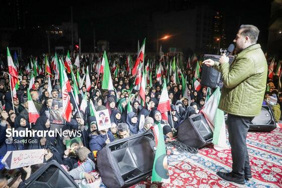 گزارش تصویری | خروش مردم انقلابی مشهد در آخرین چهارشنبه سال ۱۴۰۴ در میدان هفت‌تیر