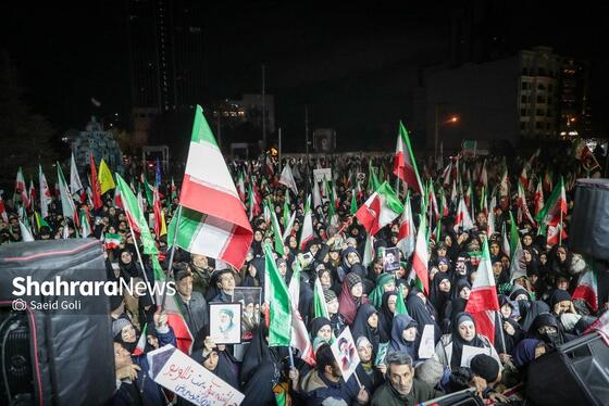 گزارش تصویری | خروش مردم انقلابی مشهد در آخرین چهارشنبه سال ۱۴۰۴ در میدان هفت‌تیر