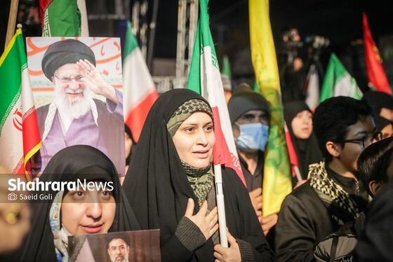 گزارش تصویری | خروش مردم انقلابی مشهد در آخرین چهارشنبه سال ۱۴۰۴ در میدان هفت‌تیر