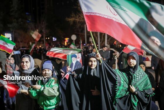 گزارش تصویری | خروش مردم انقلابی مشهد در آخرین چهارشنبه سال ۱۴۰۴ در میدان هفت‌تیر