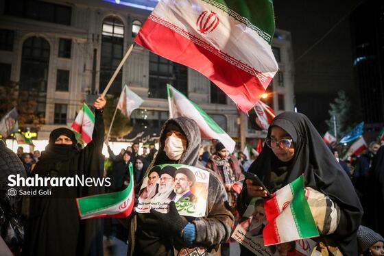 گزارش تصویری | خروش مردم انقلابی مشهد در آخرین چهارشنبه سال ۱۴۰۴ در میدان هفت‌تیر