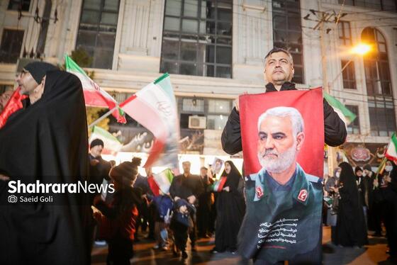 گزارش تصویری | خروش مردم انقلابی مشهد در آخرین چهارشنبه سال ۱۴۰۴ در میدان هفت‌تیر