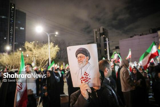 گزارش تصویری | خروش مردم انقلابی مشهد در آخرین چهارشنبه سال ۱۴۰۴ در میدان هفت‌تیر