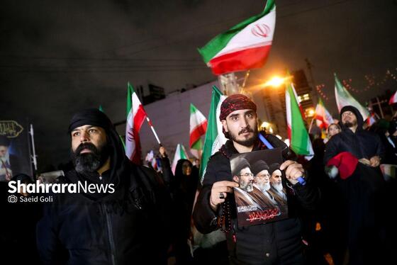 گزارش تصویری | خروش مردم انقلابی مشهد در آخرین چهارشنبه سال ۱۴۰۴ در میدان هفت‌تیر